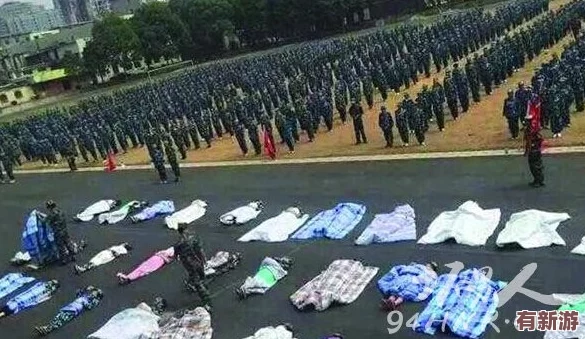 被教官按在寢室狂到腿軟-網(wǎng)友熱議：這體驗(yàn)真是讓人又羞又興奮！