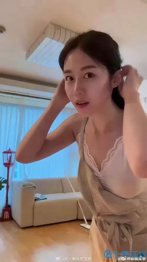 天美丶星空下的果凍MV視頻奇幻之旅