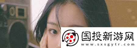 一前一后三個(gè)人一起騎自行車：一前一后共享美好時(shí)光-讓友情在自行車上飛揚(yáng)！
