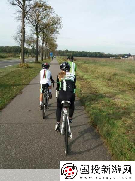 EEUSS視頻魯片內(nèi)容一二三區(qū)解析支持投影：1.EEUSS視頻魯片：探索未來(lái)科技的無(wú)限可能