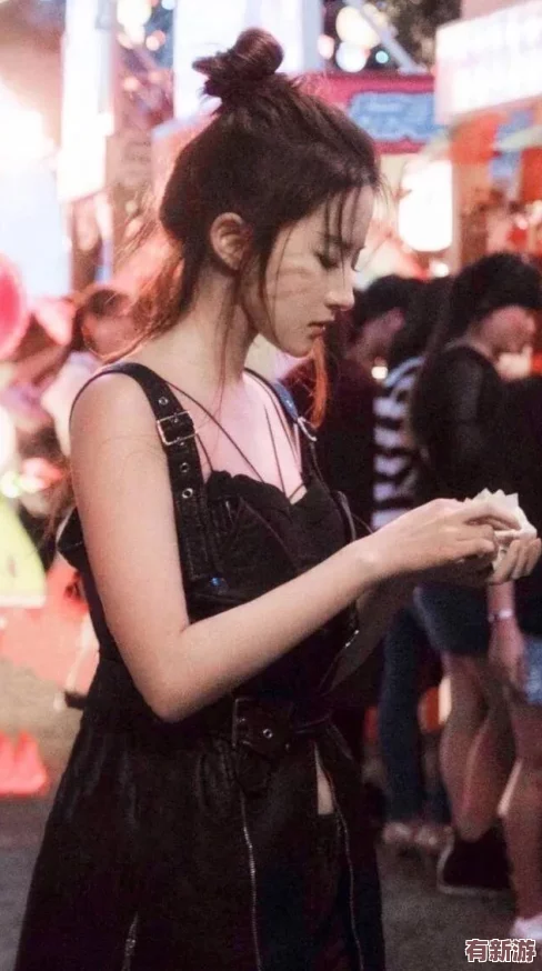 明星作愛XXXⅩ性video引發(fā)熱議-網(wǎng)友們對(duì)其內(nèi)容和影響展開激烈討論-社會(huì)風(fēng)氣是否受到?jīng)_擊