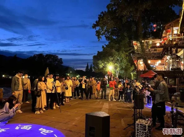 解鎖夜游小鎮(zhèn)四季風(fēng)情