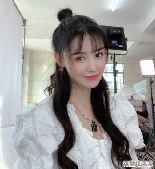 張悠雨大裸體引發(fā)熱議-網(wǎng)友紛紛討論藝術(shù)與審美的界限及其社會影響