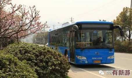 用b檢票的公交車(chē)售票員：這一新舉措是否能有效提升乘客出行體驗(yàn)與安全性