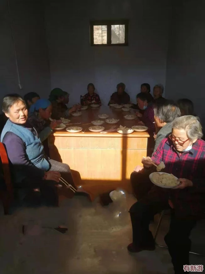 打撲克又痛又叫