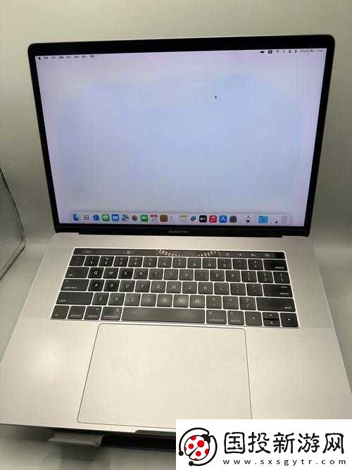 16-歲日本學(xué)生-MacBook-Pro-評(píng)測(cè)：真實(shí)體驗(yàn)分享