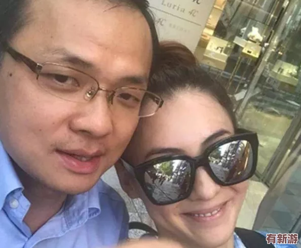 17c吃瓜黑料蘑菇：揭開(kāi)娛樂(lè)圈背后的真相與秘密-網(wǎng)友熱議不斷！