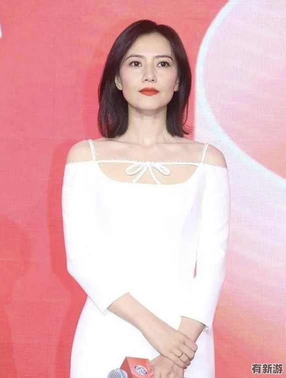 張雨欣人文藝術(shù)ppt：深入探討張雨欣在當(dāng)代藝術(shù)領(lǐng)域的獨(dú)特視角與創(chuàng)作理念展現(xiàn)其對人文精神的深刻理解與表達(dá)