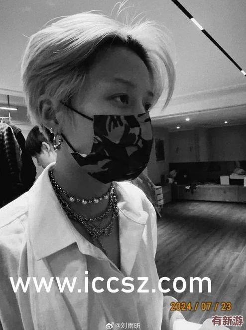 白絲襪伽羅被嬌喘流白色液體-令人驚嘆的視覺盛宴與奇妙體驗(yàn)交織在一起-引發(fā)熱議和討論