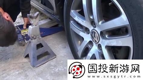 滑行新境界：網(wǎng)友狂想曲下的車輛失控救星！