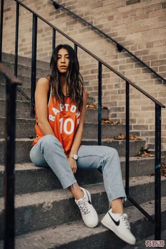 猛C高中女學(xué)生：她的學(xué)習(xí)成績(jī)和運(yùn)動(dòng)能力雙雙出色-成為校園里的風(fēng)云人物-引發(fā)廣泛關(guān)注與討論