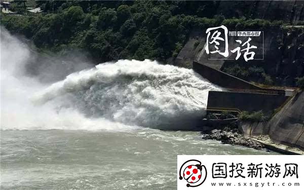 抱著邊走邊撞水流了一地的體驗：有趣又尷尬的瞬間