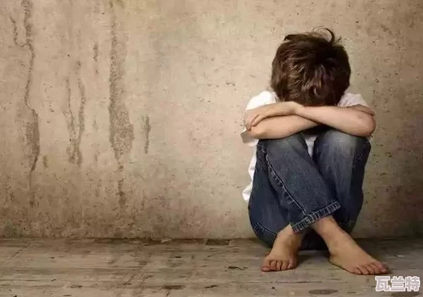 國產(chǎn)真人實拍女初實破-展現(xiàn)了當(dāng)代年輕人的真實生活與情感困惑-引發(fā)社會對青春期教育的深思