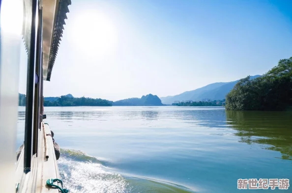 結(jié)合處粘膩水聲拍打聲-展現(xiàn)自然與人類活動(dòng)交織的獨(dú)特韻律與和諧之美-引發(fā)對(duì)環(huán)境保護(hù)的深思