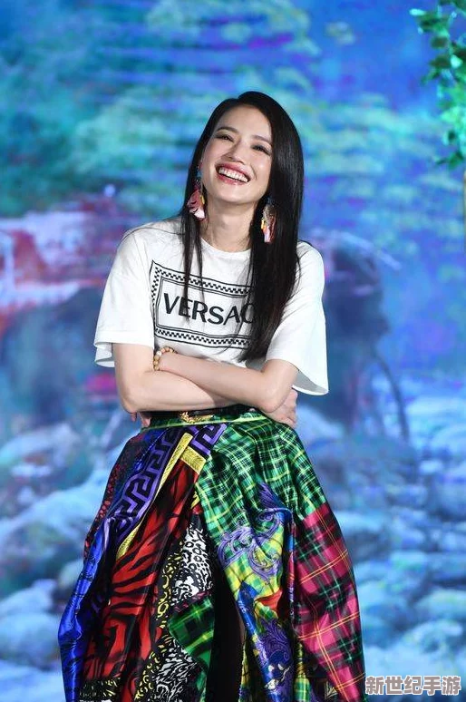 五月天婷婷色色-歌迷贊美其音樂才華與現(xiàn)場表現(xiàn)-讓人感受到滿滿的青春與熱情