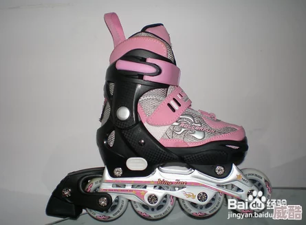 男生和女生一起拆拆拆很痛的輪滑鞋