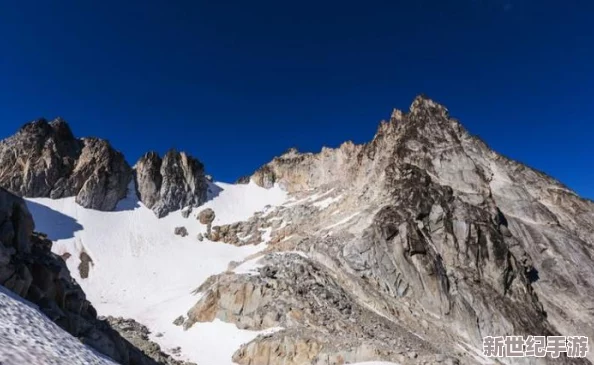 又大又白又有彈性的兩座大山-吸引了無數(shù)游客前來觀賞和體驗其獨特的自然魅力與壯麗景觀