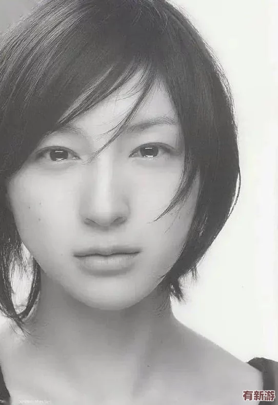 男女之間嗟嗟嗟真人：傳聞某男星與女友分手后-竟被曝與圈內(nèi)新晉小花頻繁約會(huì)-引發(fā)熱議！