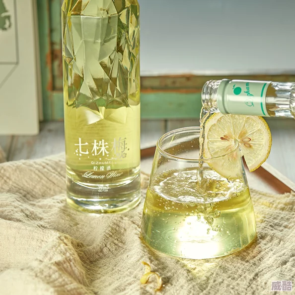 冰塊酒精放入pg會怎么樣-探討其對飲品口感和效果的影響-了解科學(xué)原理與實(shí)際體驗(yàn)