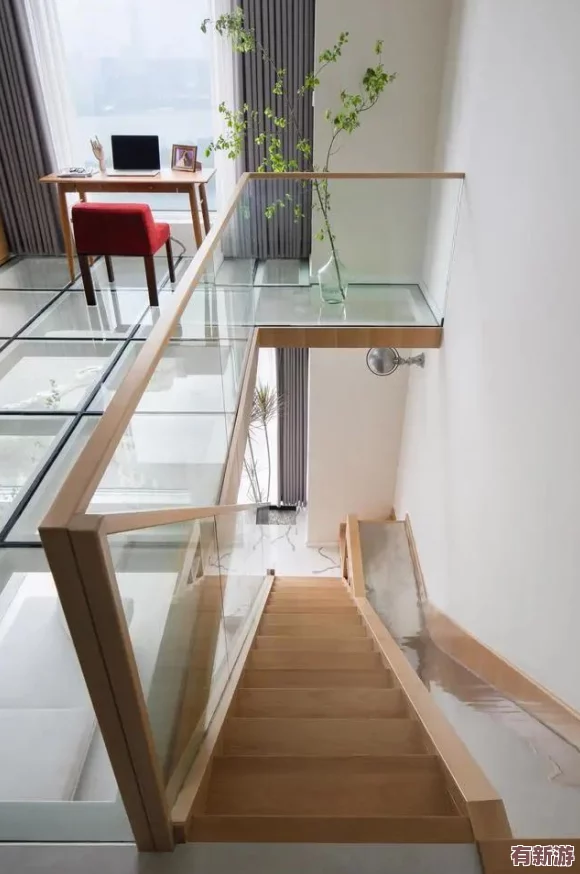 一小孩請(qǐng)小女孩吃鋼筋-背后隱藏的奇趣故事與童真幻想