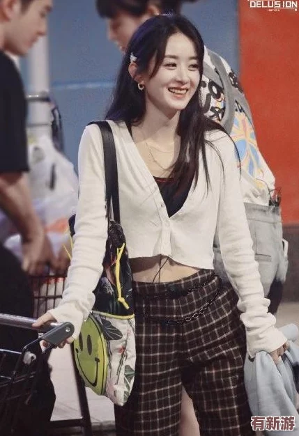 三個(gè)創(chuàng)可貼遮住重要部位-網(wǎng)友熱議：這究竟是藝術(shù)還是惡搞