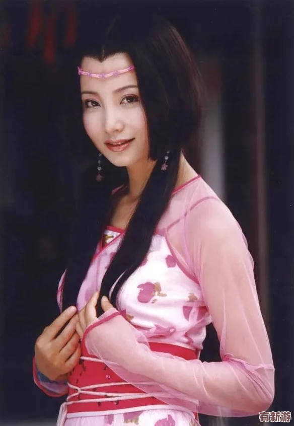 張筱雨赤裸裸殖生器的藝術(shù)表現(xiàn)與社會反響探討