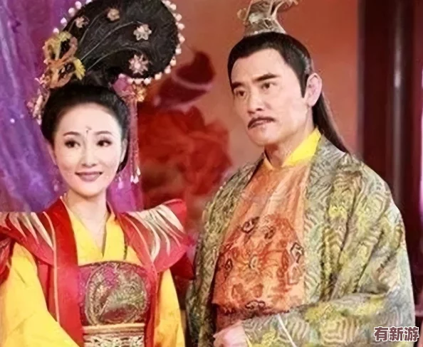 上官婉兒拿一支筆稿自己下直