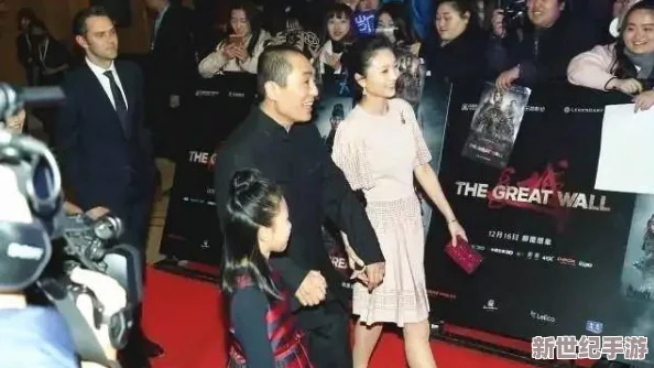 艷熟中出友田真希！傳聞她與知名導(dǎo)演私交甚密-曾被曝光多次在酒吧親密約會聽說友田真希最近又有新戀情