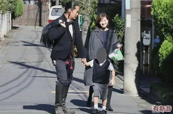 日本XXXXXl：某明星與經(jīng)紀(jì)人傳緋聞-疑似背叛妻子引發(fā)網(wǎng)友熱議