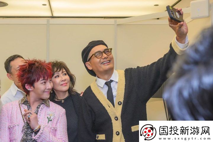 權(quán)志龍9年后重聚周潤發(fā)與劉嘉玲同框耀眼亮相