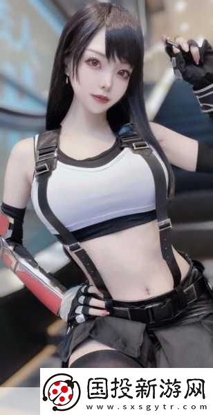 加拿大辣妹神還原FF7重生泳裝蒂法-絕美COS引爆玩家熱議！