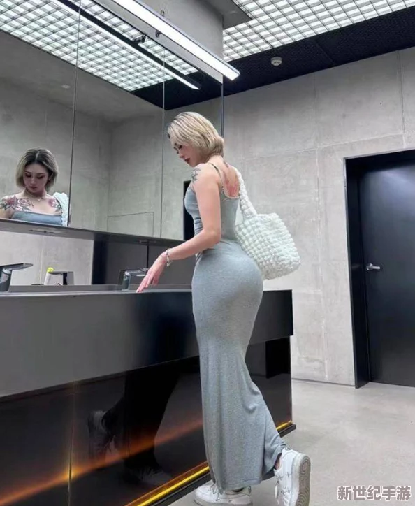 秋芬大白豐滿肉屁股：探討其在現(xiàn)代社會(huì)中的審美觀念與文化影響的多維度分析