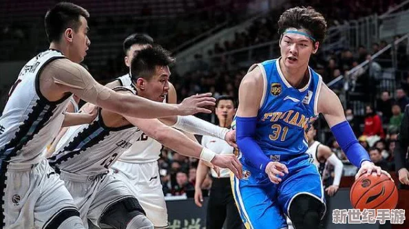 黑又硬巴斯狂砍：這是一場(chǎng)關(guān)于籃球運(yùn)動(dòng)員在比賽中展現(xiàn)出強(qiáng)大實(shí)力與技巧的精彩對(duì)決-令人熱血沸騰