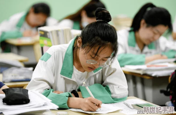 男孩把老師差差差