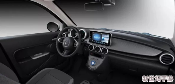 四人組合三男一女：這是一支由三名男性和一名女性組成的音樂或表演團隊-展現(xiàn)多樣化的藝術(shù)風格與合作魅力