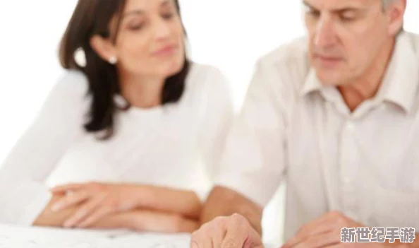 老女人丨91丨九色：探討女性在不同年齡階段的自我認(rèn)知與社會(huì)角色轉(zhuǎn)變的深刻影響