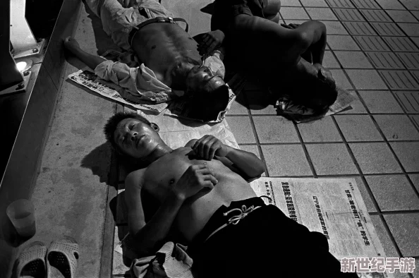 震驚！農(nóng)民工洗澡GAy2023com竟然曝光大量不為人知的內(nèi)幕