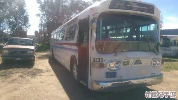 成為班級(jí)里的公交車蘇蘇：在同學(xué)們的學(xué)習(xí)和生活中-扮演著連接與支持的重要角色-像公交車一樣無私奉獻(xiàn)