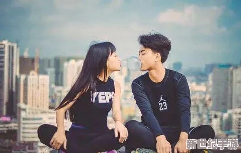 男生和女生在房間里一起生猴子正常嗎