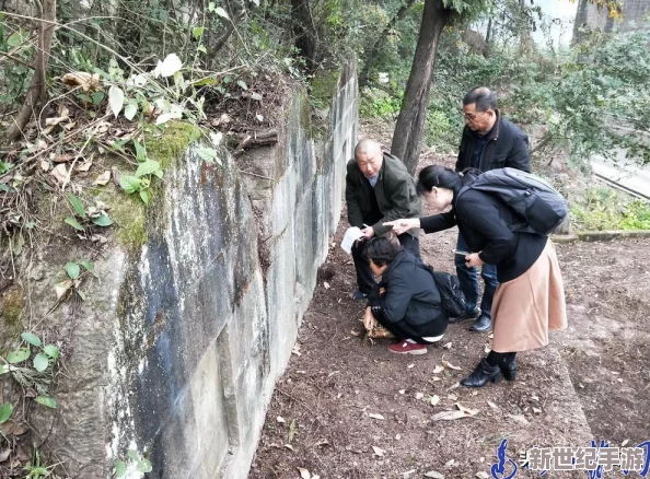 弟弟半夜起來喂姐姐鋼筋