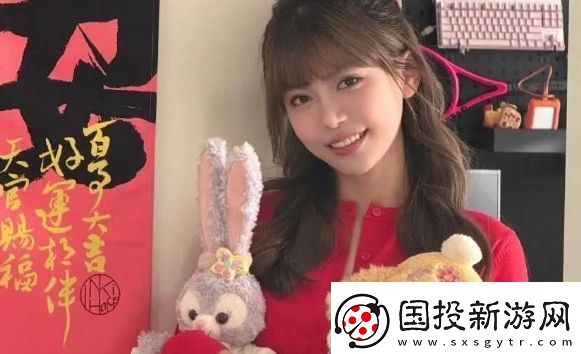 周淑怡直播間狂秀舞技-人數(shù)瞬間飆升十倍-網(wǎng)友：說好的游戲主播呢