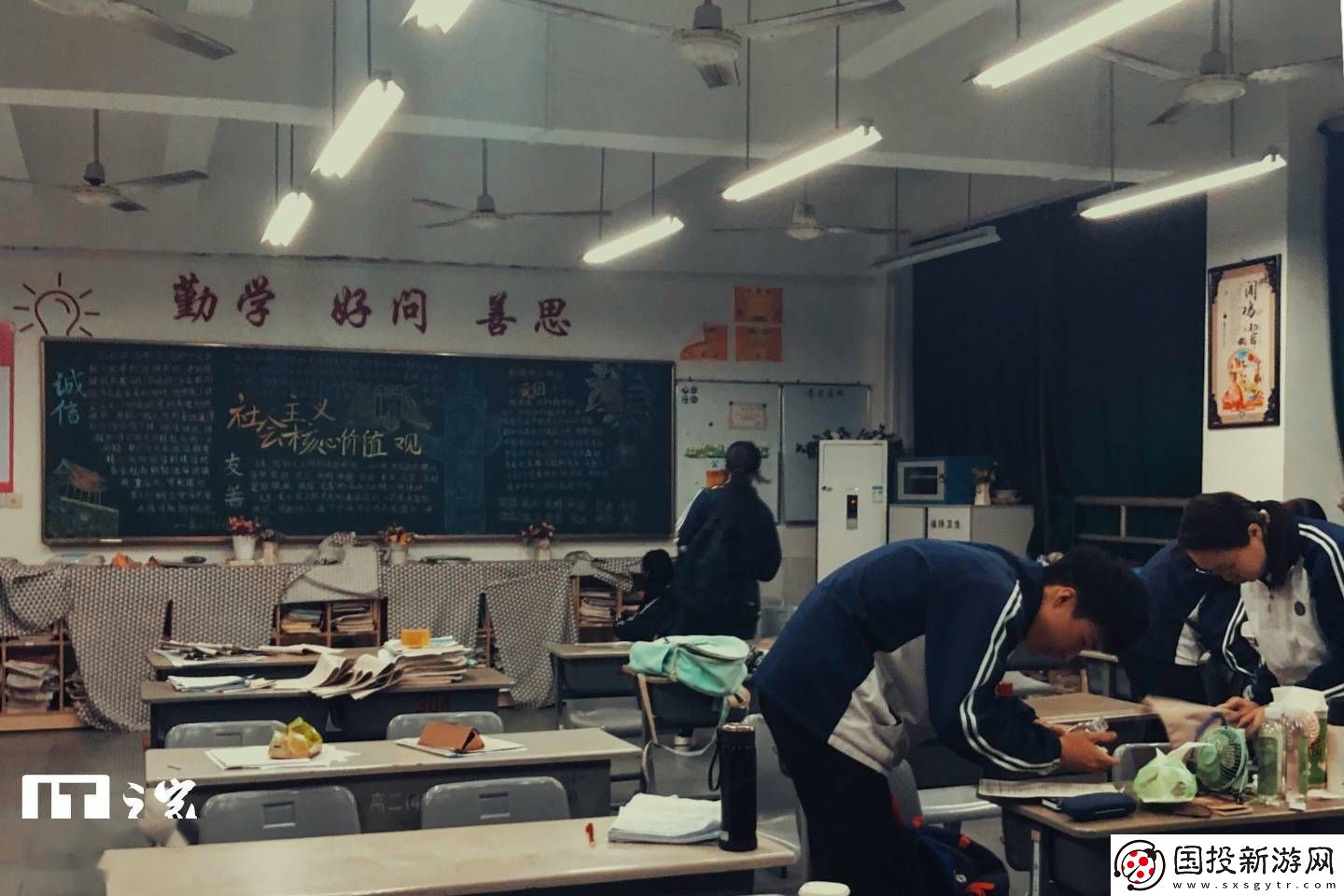 北京中小學(xué)秋季起開(kāi)設(shè)AI通識(shí)課-每學(xué)年至少8課時(shí)-全面覆蓋各學(xué)段！