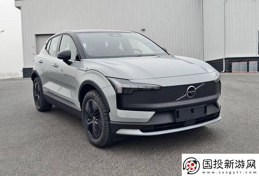 國產(chǎn)沃爾沃EX30-CC亮相工信部-四驅(qū)+雙色涂裝引期待